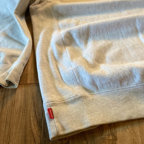 🎶SUPREME Apple Logo Sweatshirt - Picture 5 of 5